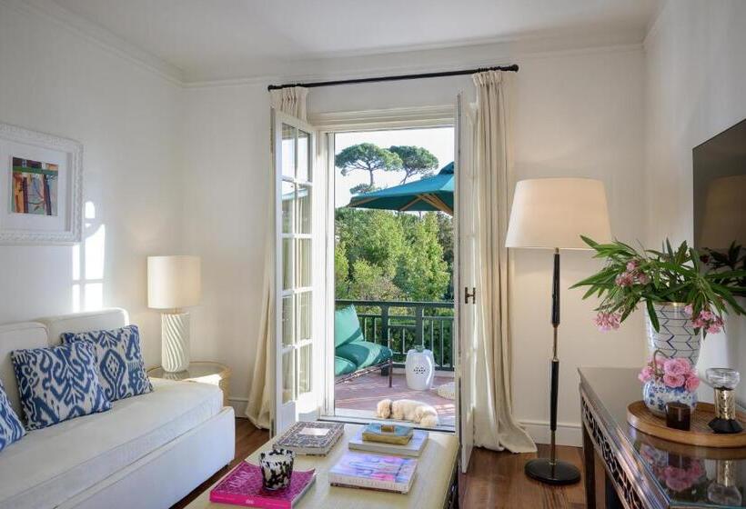 جناح مطلّ علي حمام السباحة, California Park