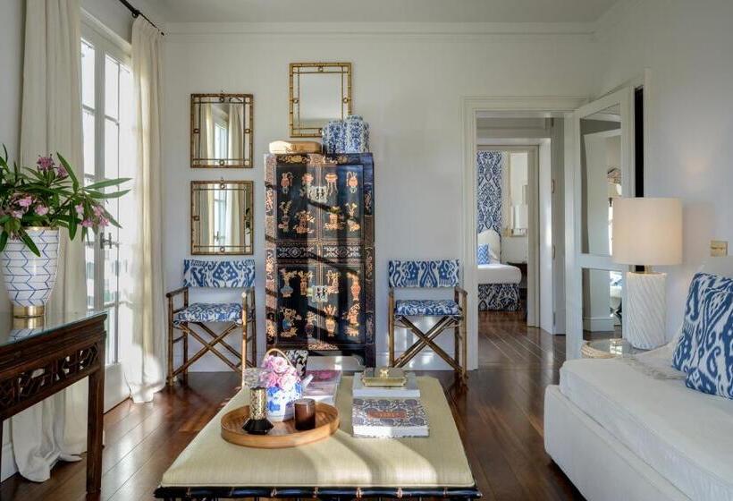 جناح مطلّ علي حمام السباحة, California Park