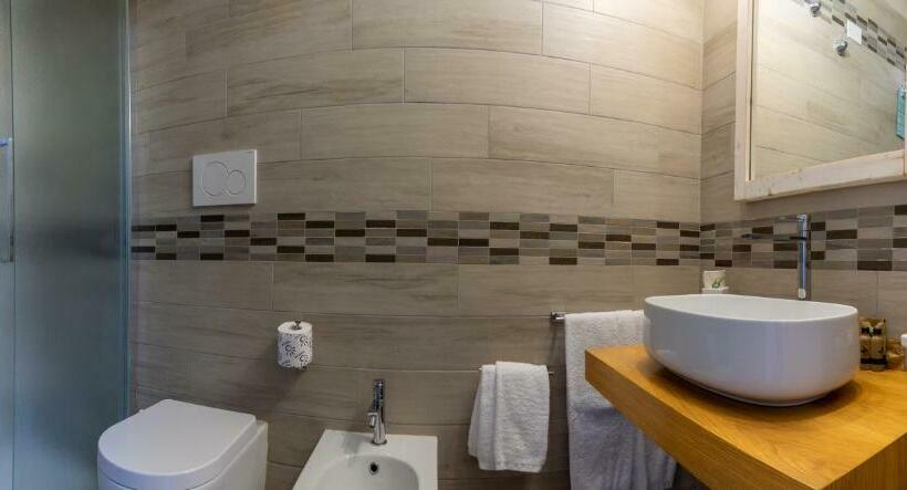 패밀리 룸, Cernia Isola Botanica