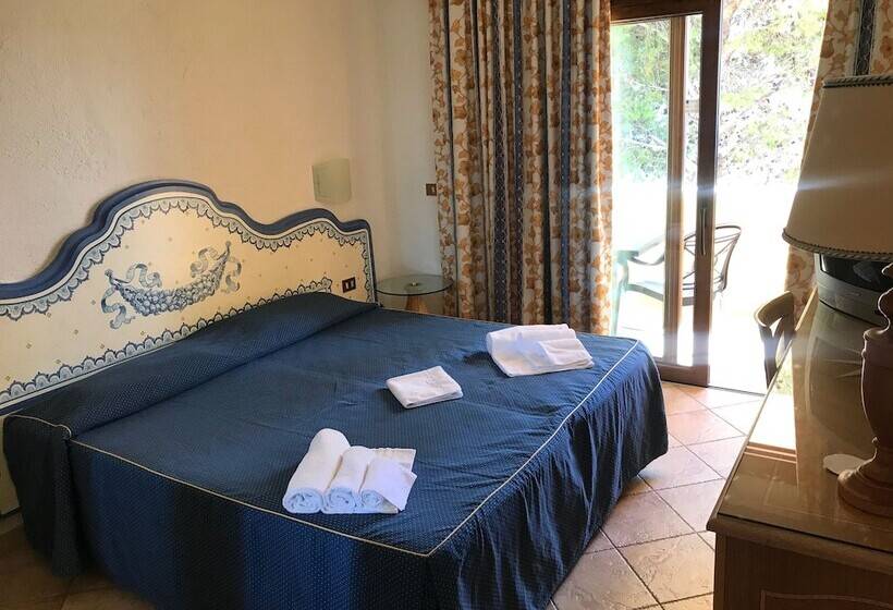 חדר סטנדרט לארבעה, Club Esse Palmasera