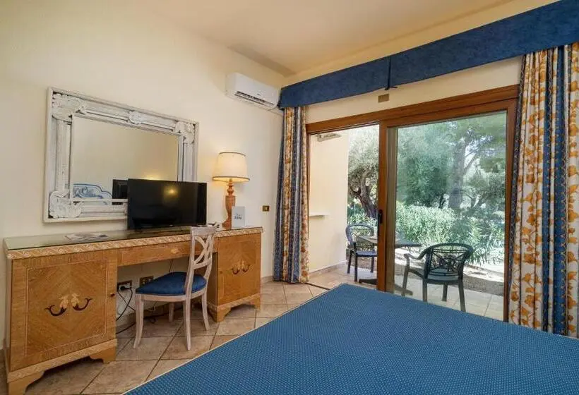 اتاق استاندارد سه نفره, Club Esse Palmasera