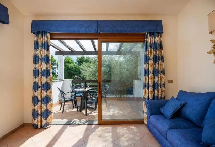 اتاق سوپریور سه تخته, Club Esse Palmasera