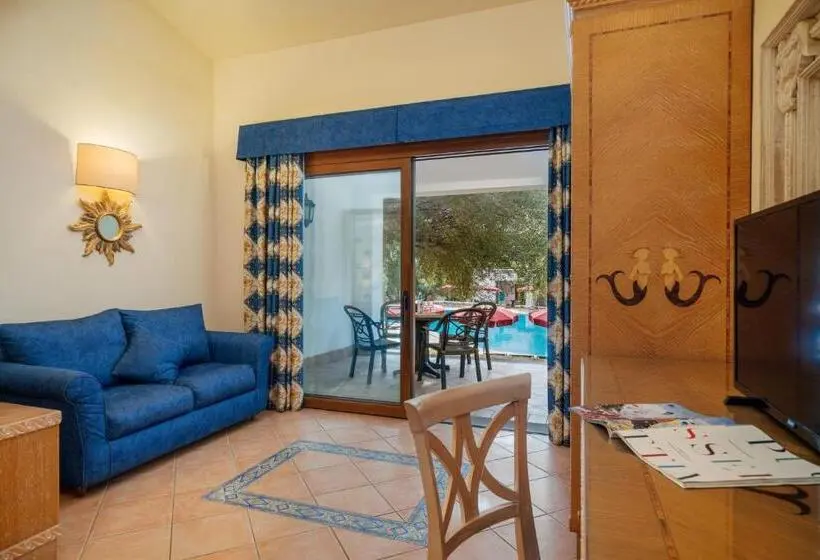 اتاق سوپریور سه تخته, Club Esse Palmasera