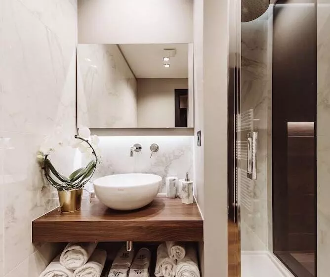 Chambre Deluxe, Europa