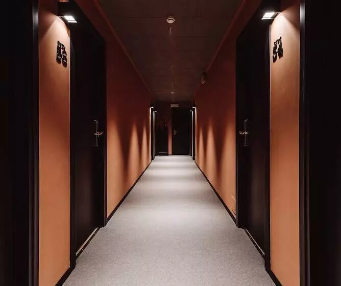 Chambre Deluxe, Europa