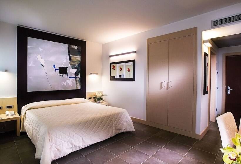 스탠다드 룸, Europa