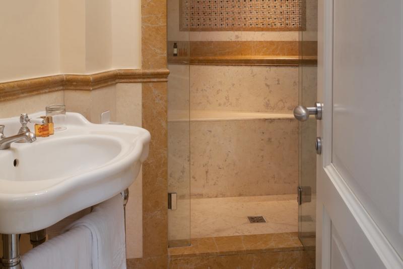 اتاق لوکس, Executive