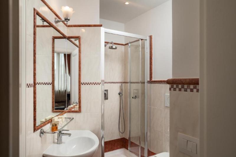 اتاق کلاسیک سه تخته, Executive