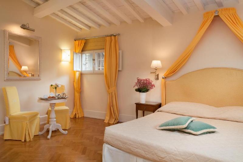 سوئیت با چشم‌انداز رودخانه, Executive