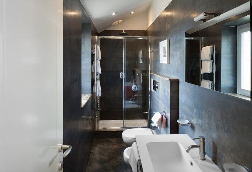 اتاق کلاسیک سه تخته, Executive