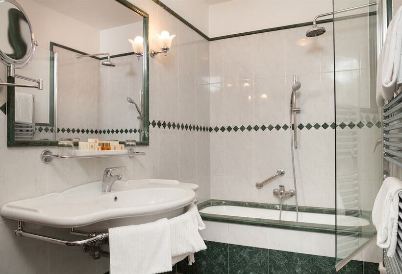 اتاق کلاسیک سه تخته, Executive