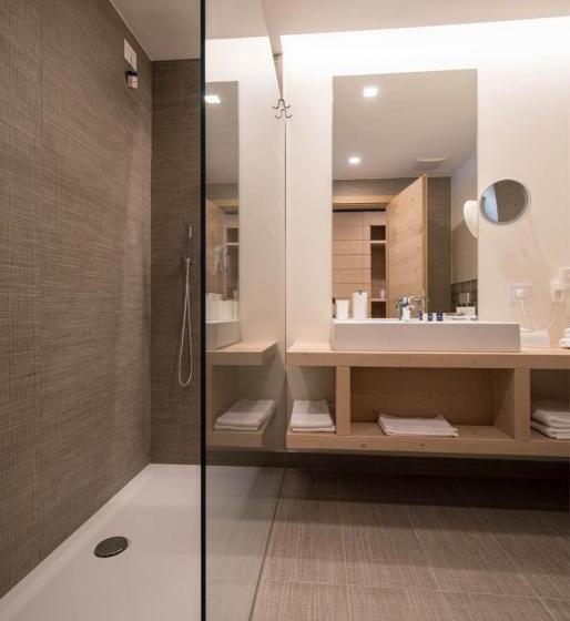 جناح جونيور مطل على الجبل, La Baita