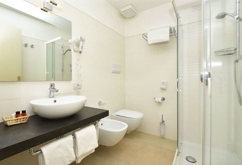 高级三人间, Monte Baldo E Villa Acquarone