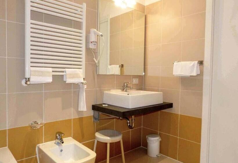 湖景典雅间, Monte Baldo E Villa Acquarone