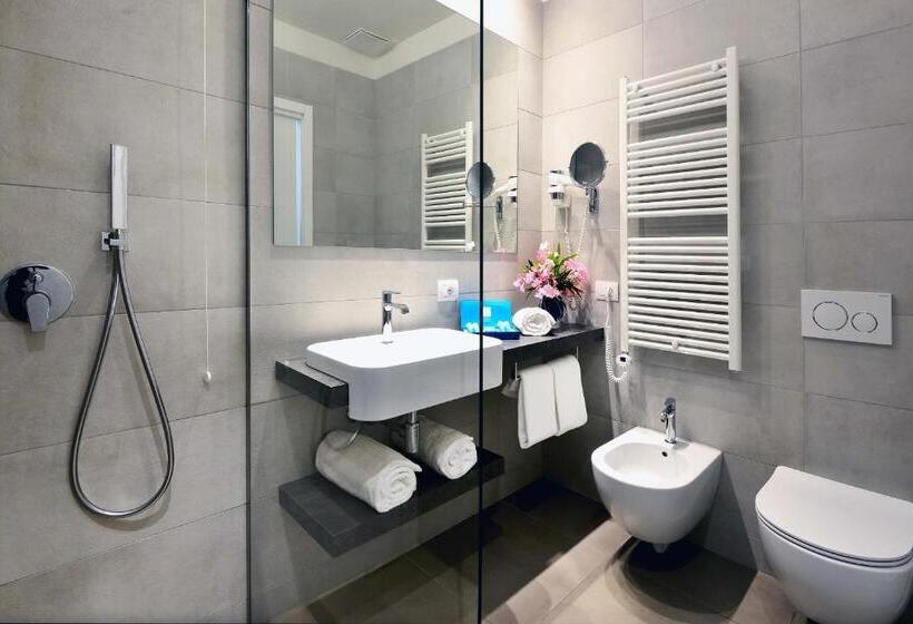 高级三人间, Monte Baldo E Villa Acquarone