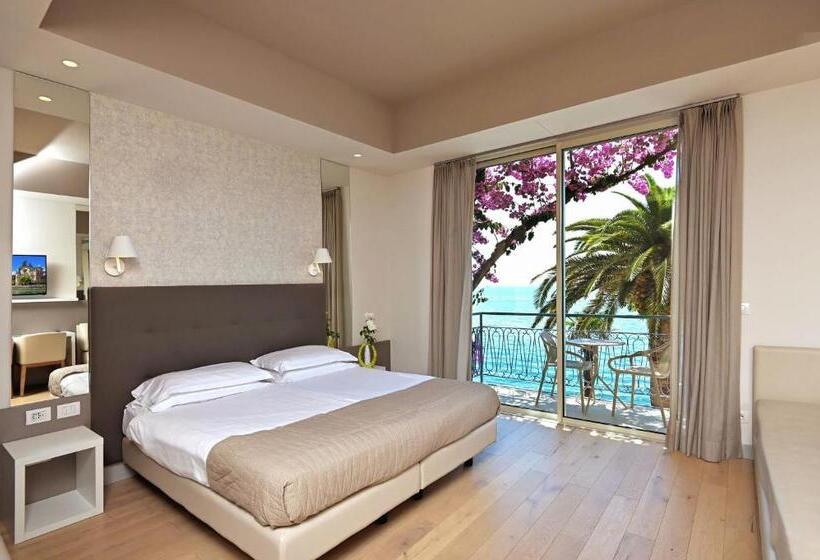 高级三人间, Monte Baldo E Villa Acquarone