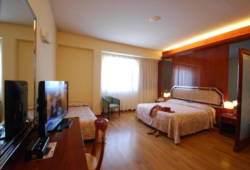 اتاق استاندارد سه نفره, Napoleon