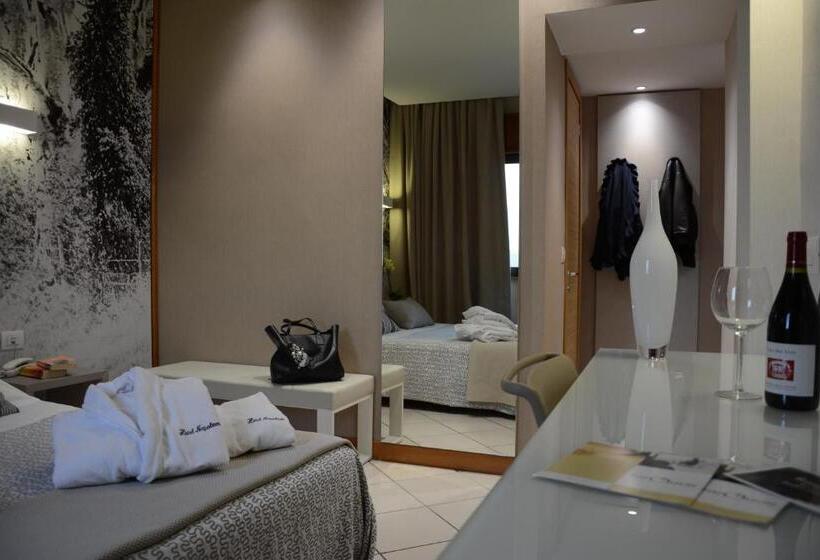 اتاق کلاسیک, Napoleon