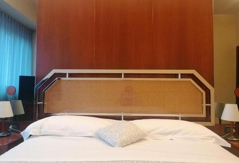 اتاق عادی, Napoleon