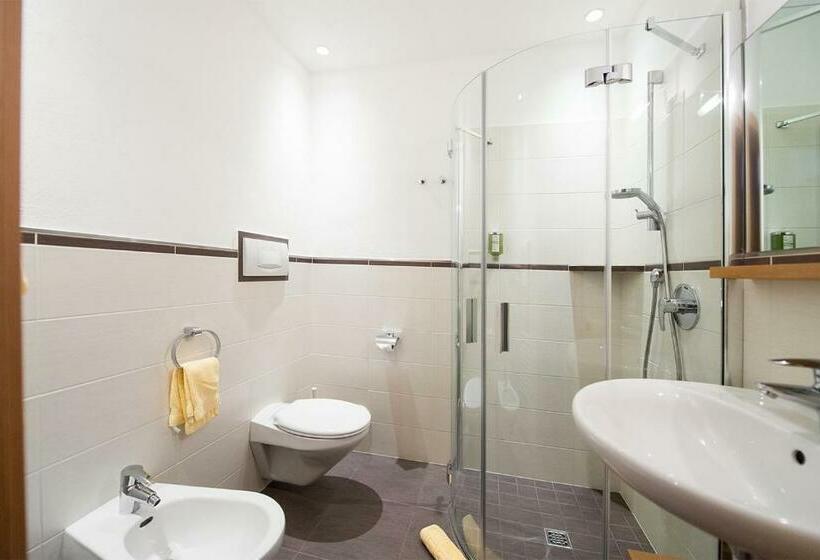 اتاق استاندارد با بالکن, Paradies