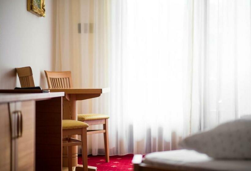 سوئیت کلاسیک, Paradies