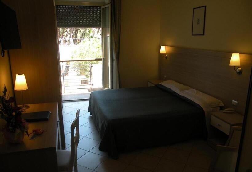 スタンダードトリプルルーム, Parrini