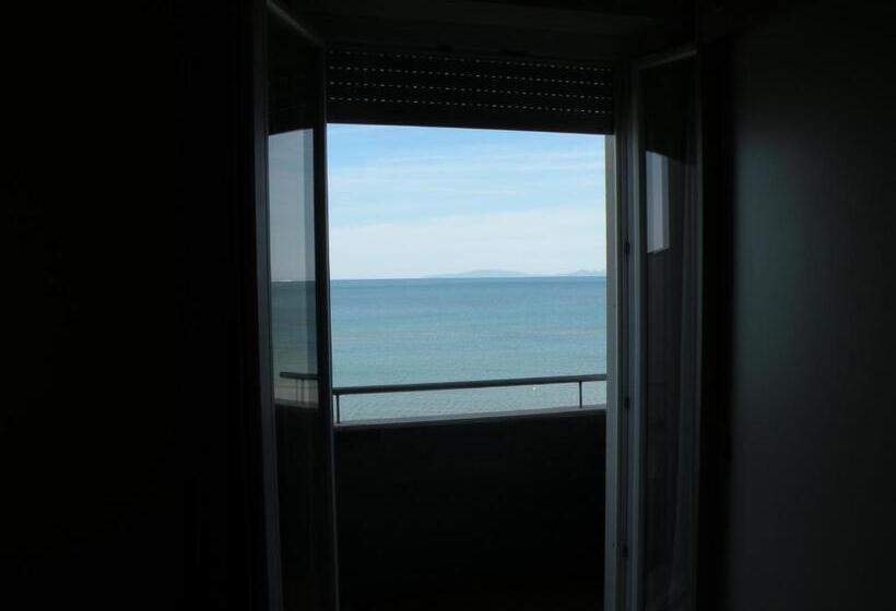 Triple Room Sea View, Parrini