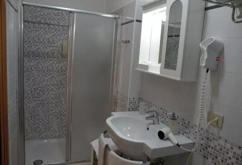 Triple Room Sea View, Parrini
