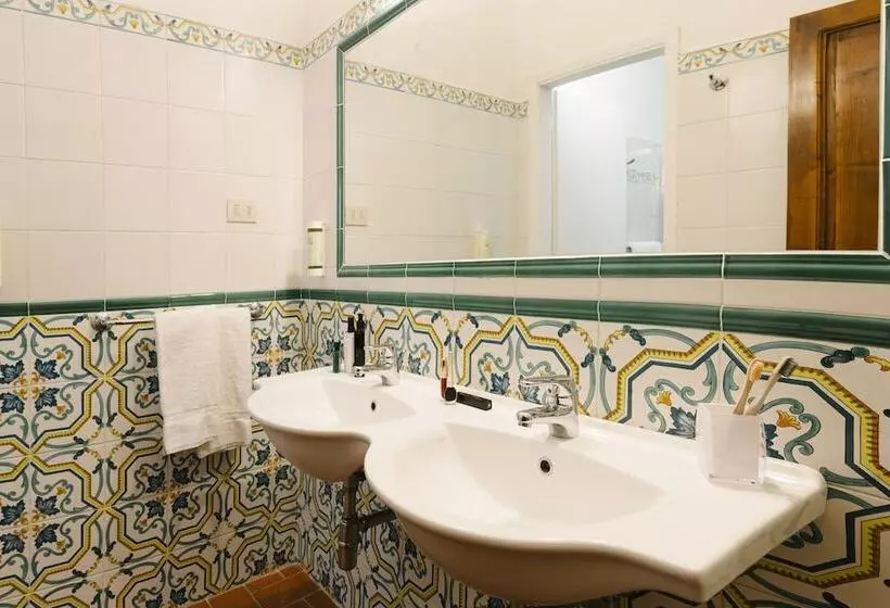 اتاق خانوادگی, Pensione Bencista