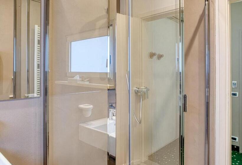 Номер Стандартный с Видом, Piroscafo