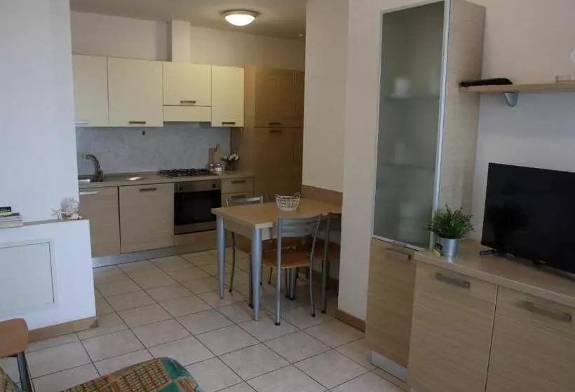 آپارتمان 2 خوابه با چشم‌انداز دریا, Residence Capinera