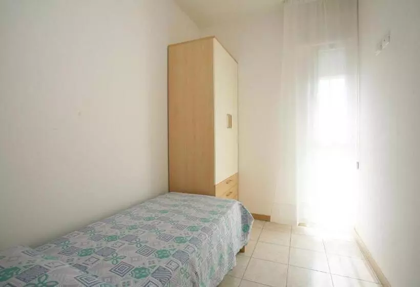 آپارتمان 2 خوابه با بالکن, Residence Capinera