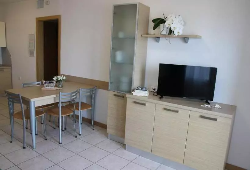 آپارتمان 1 خوابه با چشم‌انداز دریا, Residence Capinera