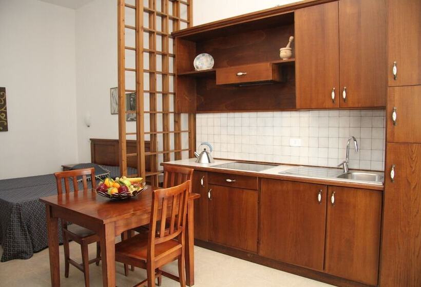 스탠다드 스튜디오, Residence I Due Pini