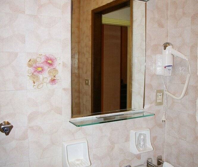 スタンダードシングルルーム, Salieri