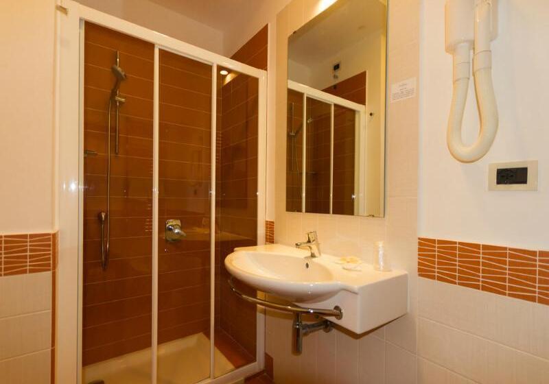 חדר סופריור, Serapo