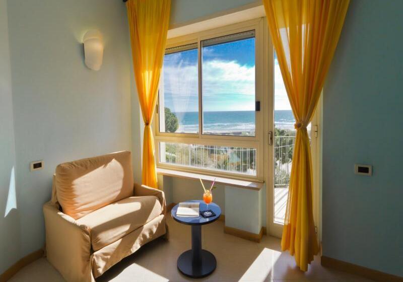 סוויטת ג'וניור נוף לים, Serapo