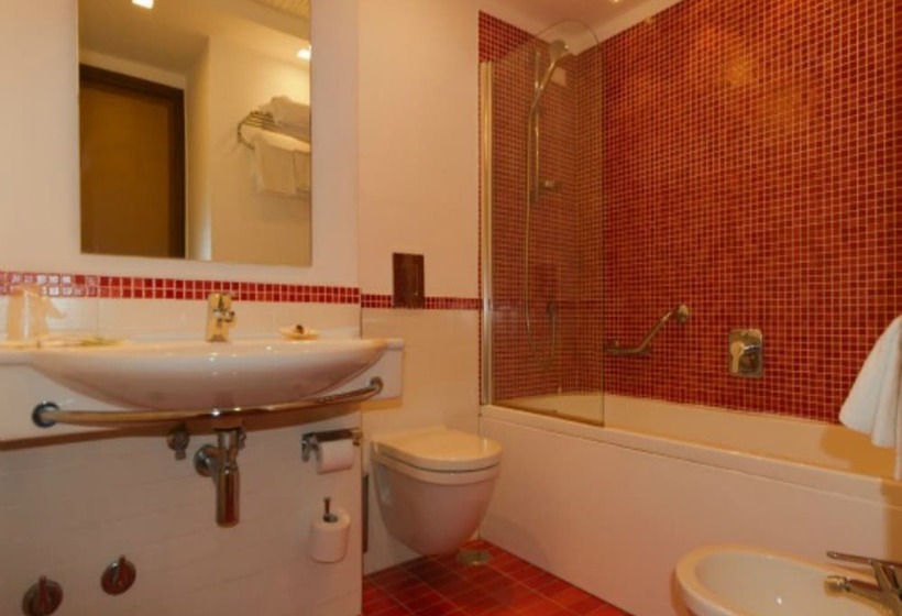 חדר סופריור, Serapo