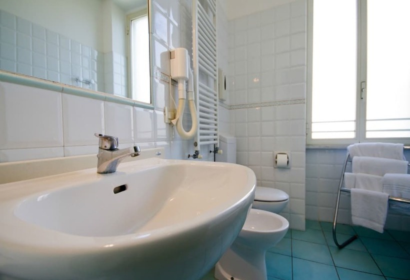 חדר סופריור יחיד, Serapo