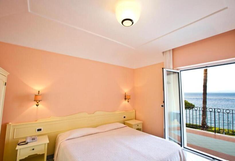 Quarto Estandar Vista Mar com Sacada, Terme Alexander