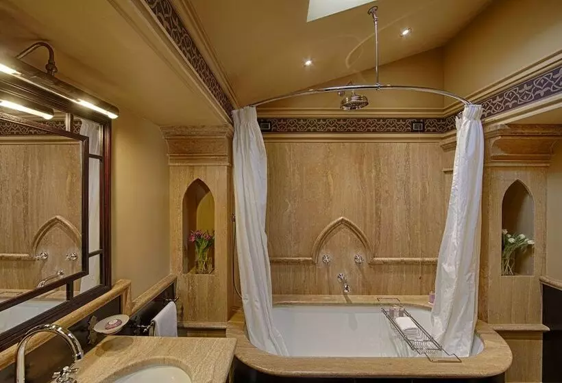 اتاق سوپریور, Villa Cora