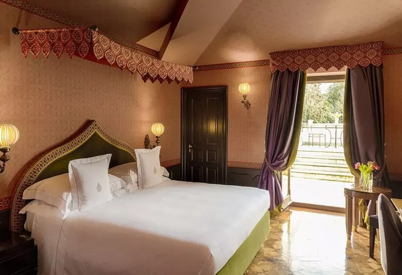 سوییت جونیور, Villa Cora