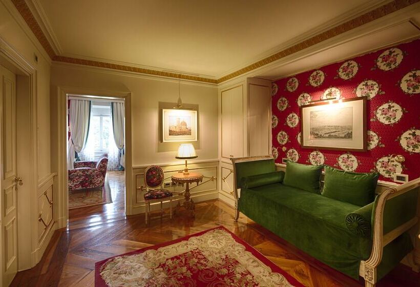 סוויטה, Villa Cora