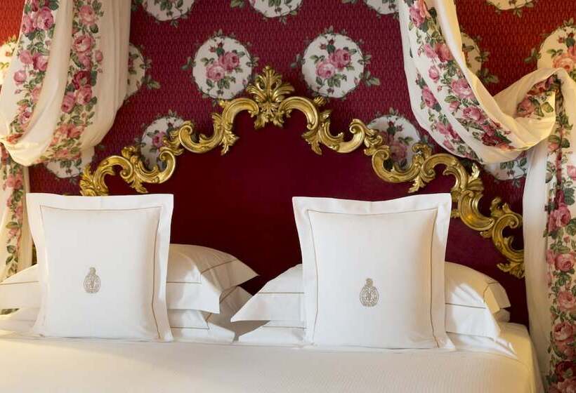 سوییت, Villa Cora