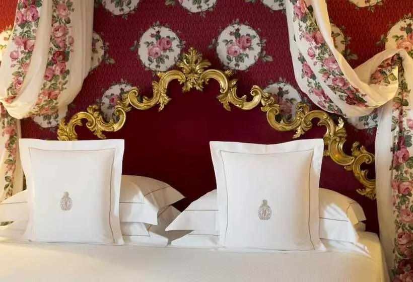 سوییت, Villa Cora