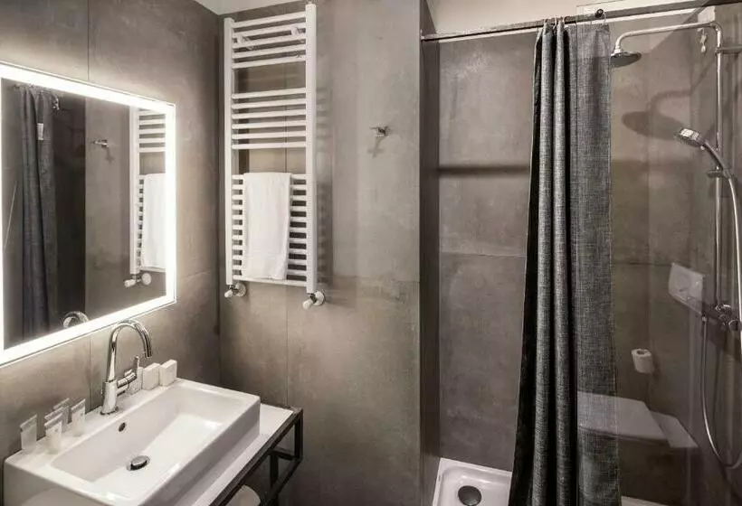 اتاق استاندارد چهار تخته, Spice Hotel Milano
