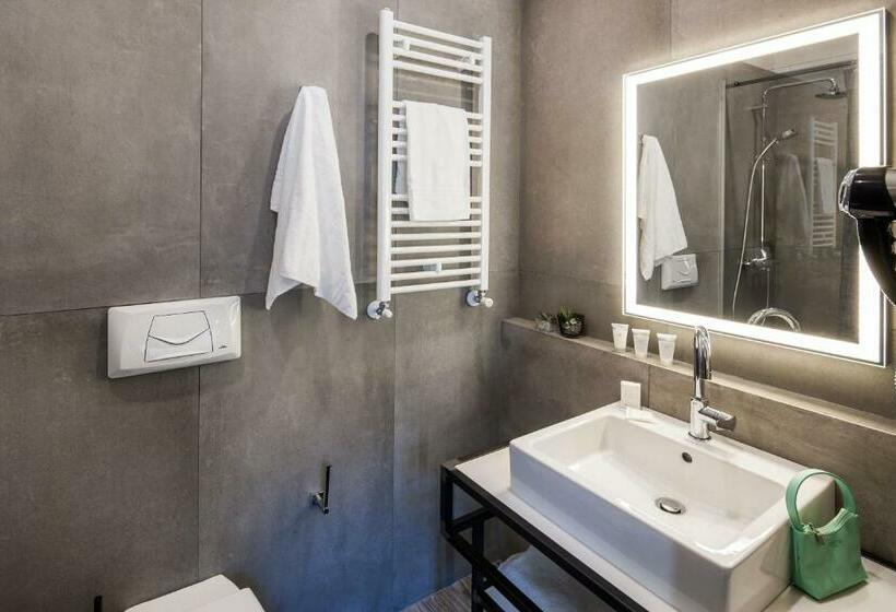 اتاق استاندارد یک تخته با بالکن, Spice Hotel Milano