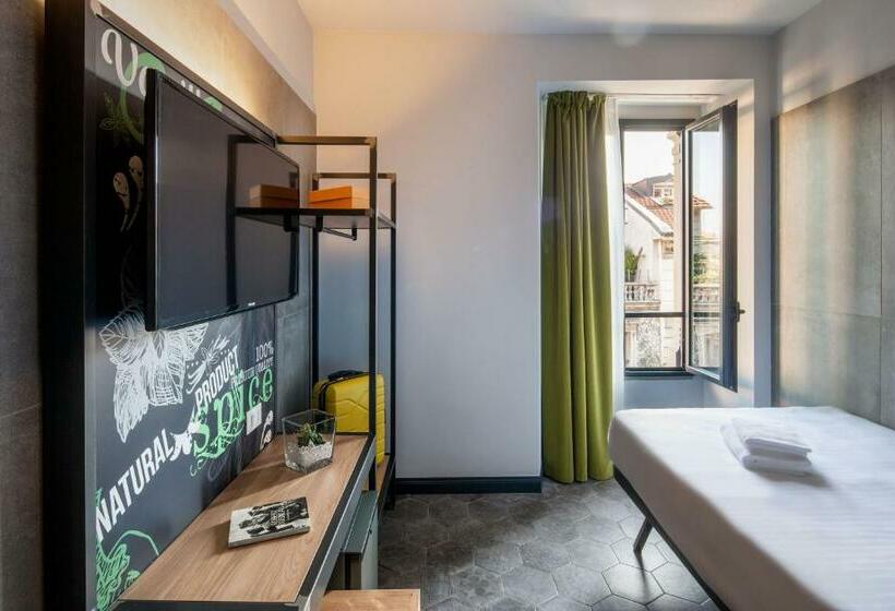 اتاق استاندارد یک تخته با بالکن, Spice Hotel Milano