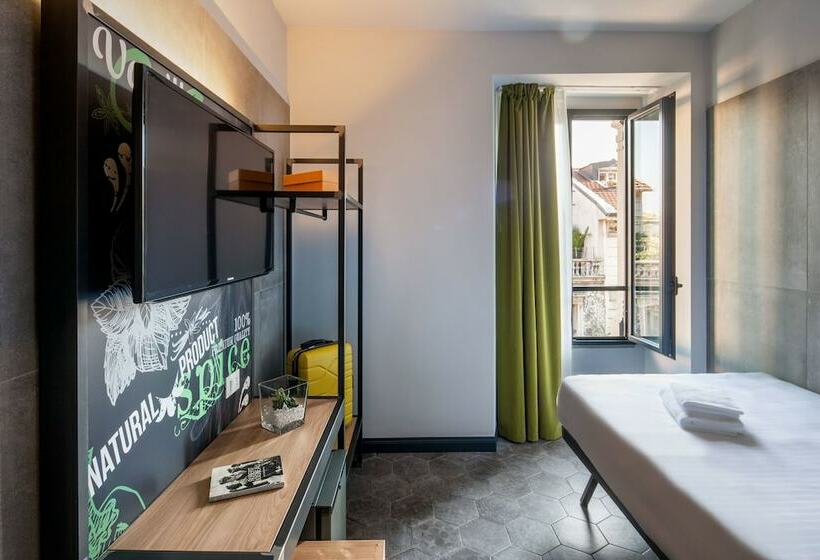 اتاق استاندارد یک تخته با بالکن, Spice Hotel Milano