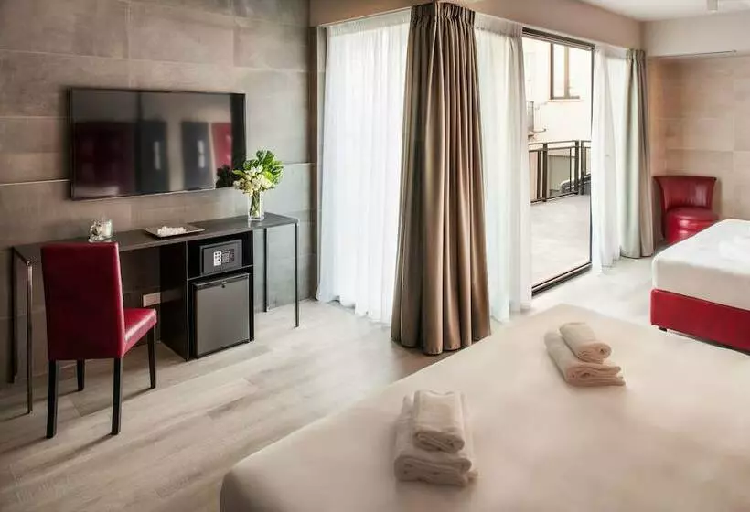 اتاق سوپریور چهار تخته, Spice Hotel Milano
